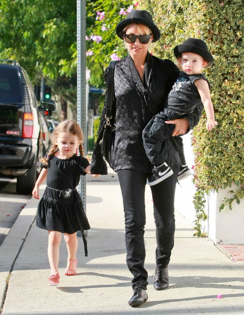 Nicole Richie And Her Kids Leaving A Friends House