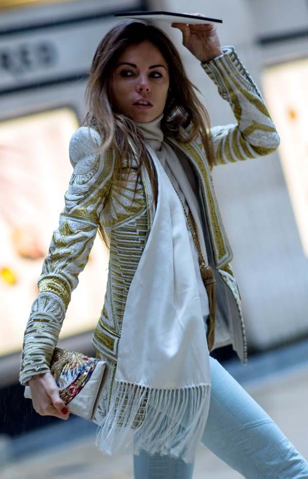 Erica-Pelosini-scarf-paris-fashion-week-fall-2014